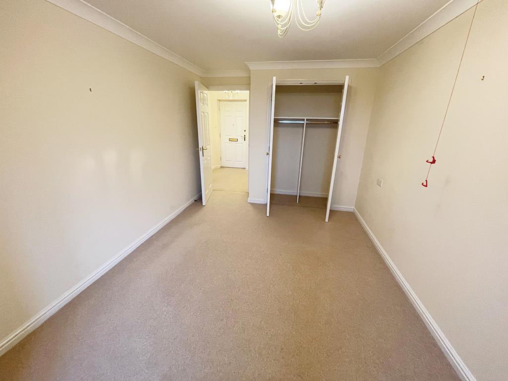 Lot: 172 - SECOND FLOOR AGE-RESTRICTED APARTMENT - Bedroom 1